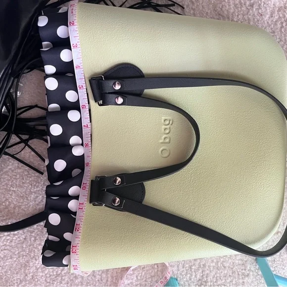 O Bag Green and Black Tote with Versatile Design - Picture 9 of 10